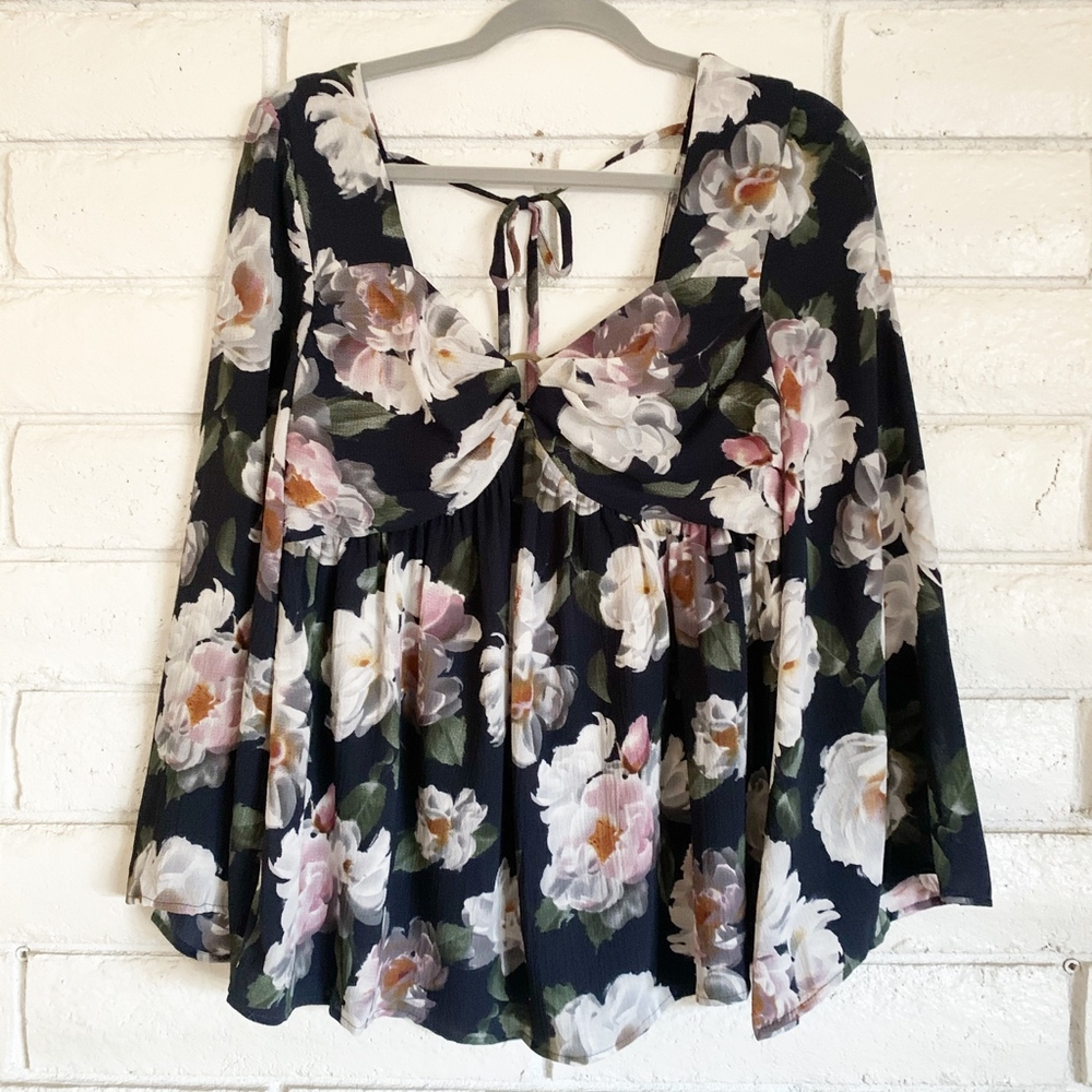 Floral Print sweet heart neck line Navy blouse